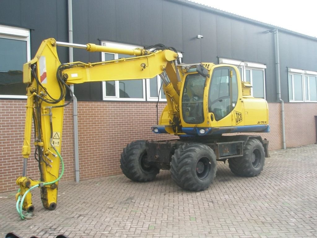 Mobilbagger du type JCB JS175W, Gebrauchtmaschine en Barneveld (Photo 1)