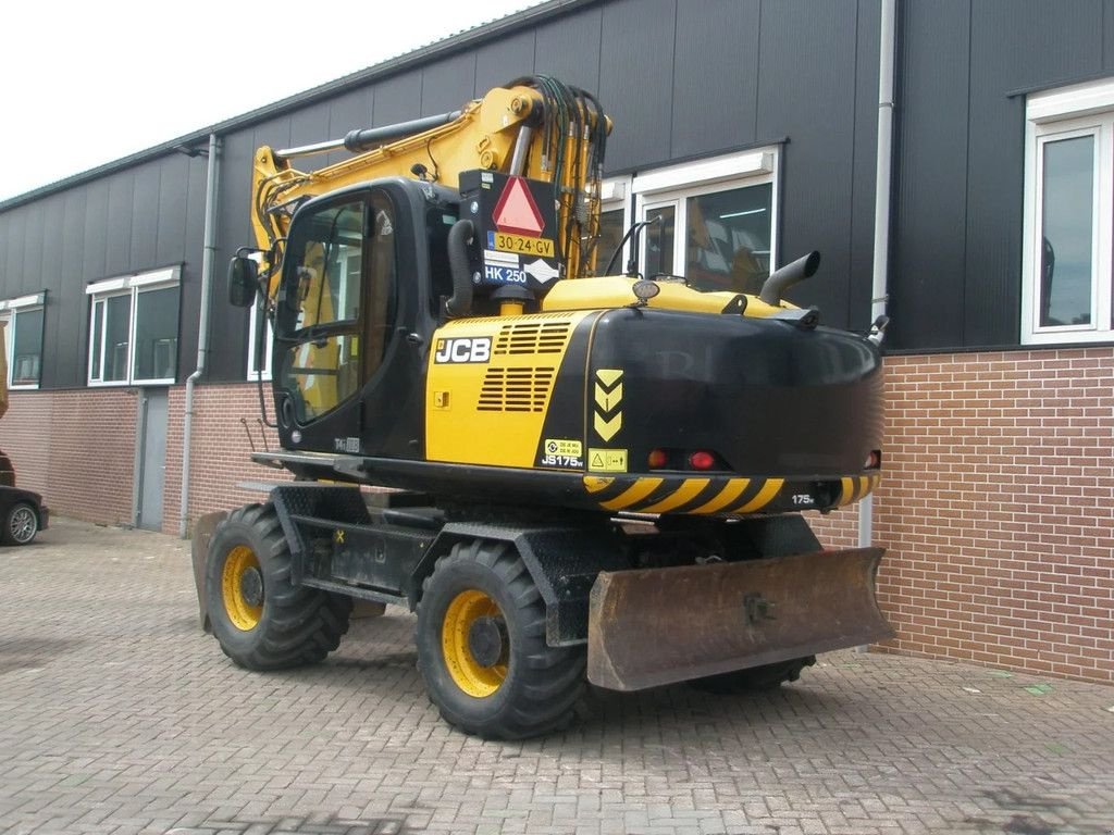 Mobilbagger des Typs JCB JS175W, Gebrauchtmaschine in Barneveld (Bild 2)