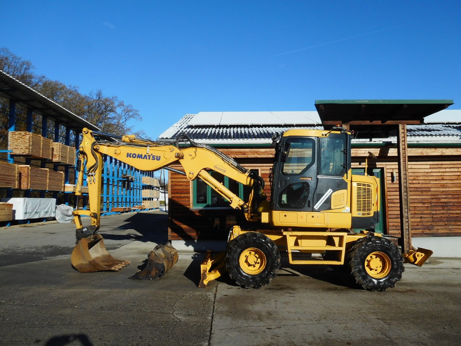 Mobilbagger Türe ait Komatsu PW 118WR-8 VA ( 13,5t ) mit Schild und Pratzen, Gebrauchtmaschine içinde St. Nikolai ob Draßling (resim 1)