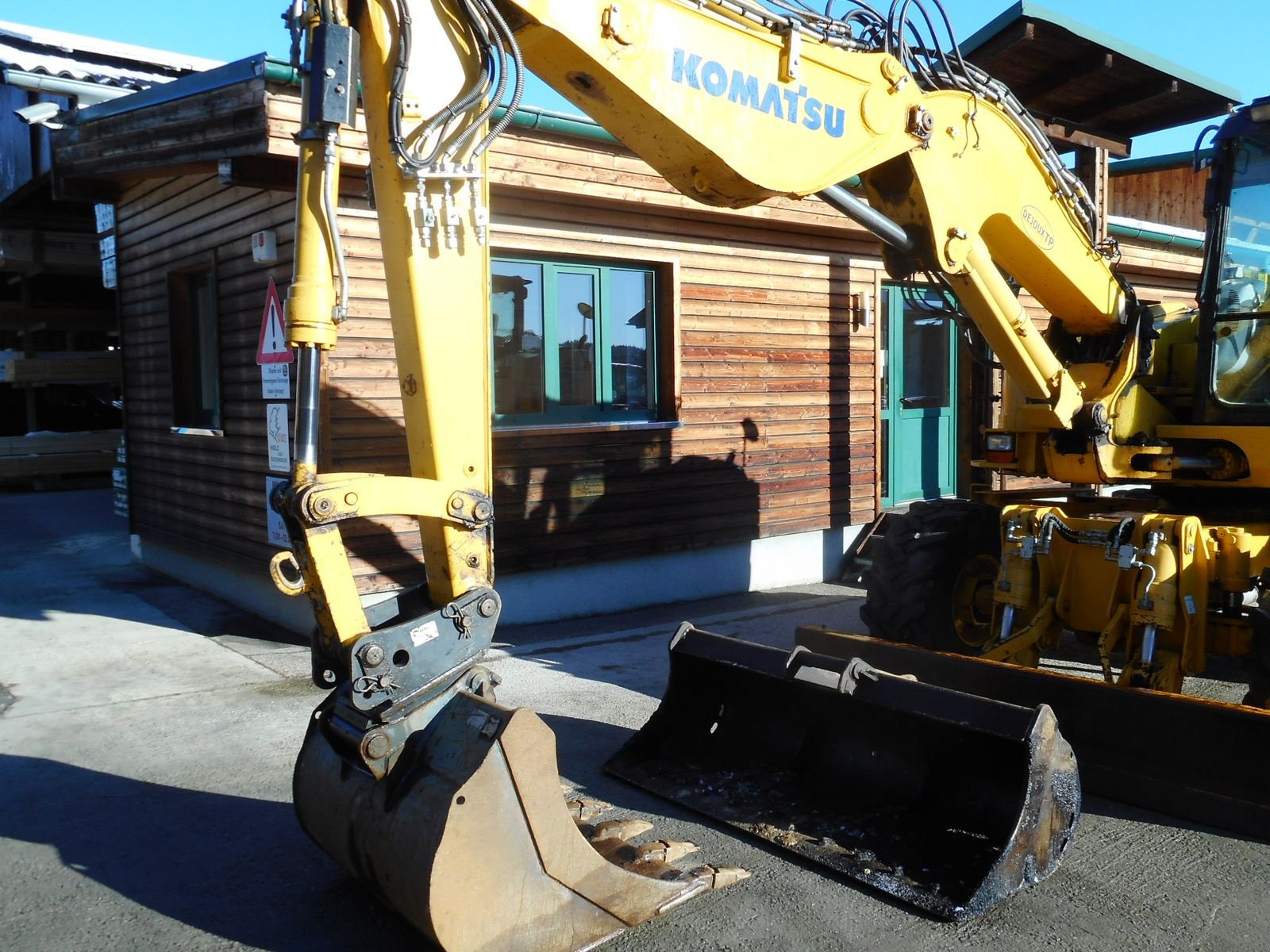 Mobilbagger Türe ait Komatsu PW 118WR-8 VA ( 13,5t ) mit Schild und Pratzen, Gebrauchtmaschine içinde St. Nikolai ob Draßling (resim 11)