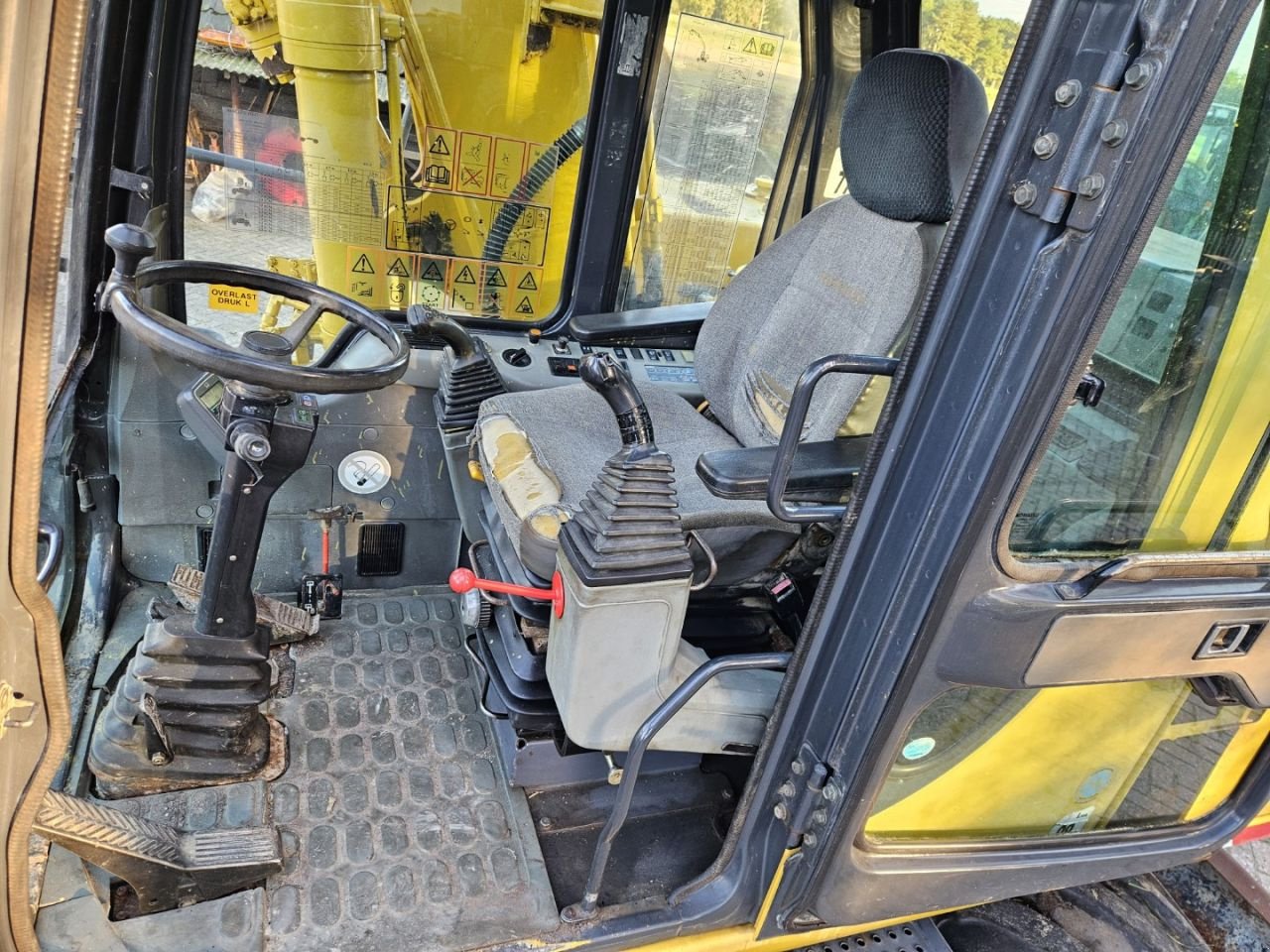 Mobilbagger типа Komatsu PW 150 es graafmachine, Gebrauchtmaschine в Bergen op Zoom (Фотография 10)