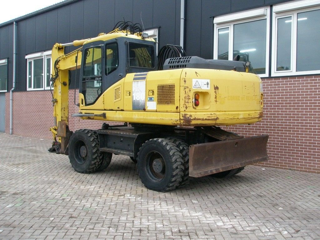 Mobilbagger van het type Komatsu PW 180-7, Gebrauchtmaschine in Barneveld (Foto 2)