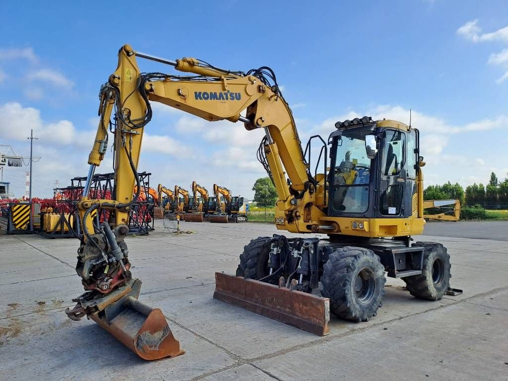 Mobilbagger des Typs Komatsu PW118MR-11 (ROTOTILT + 3 Buckets), Gebrauchtmaschine in Stabroek (Bild 8)