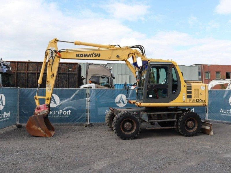 Mobilbagger des Typs Komatsu PW130ES-6K, Gebrauchtmaschine in Antwerpen (Bild 1)