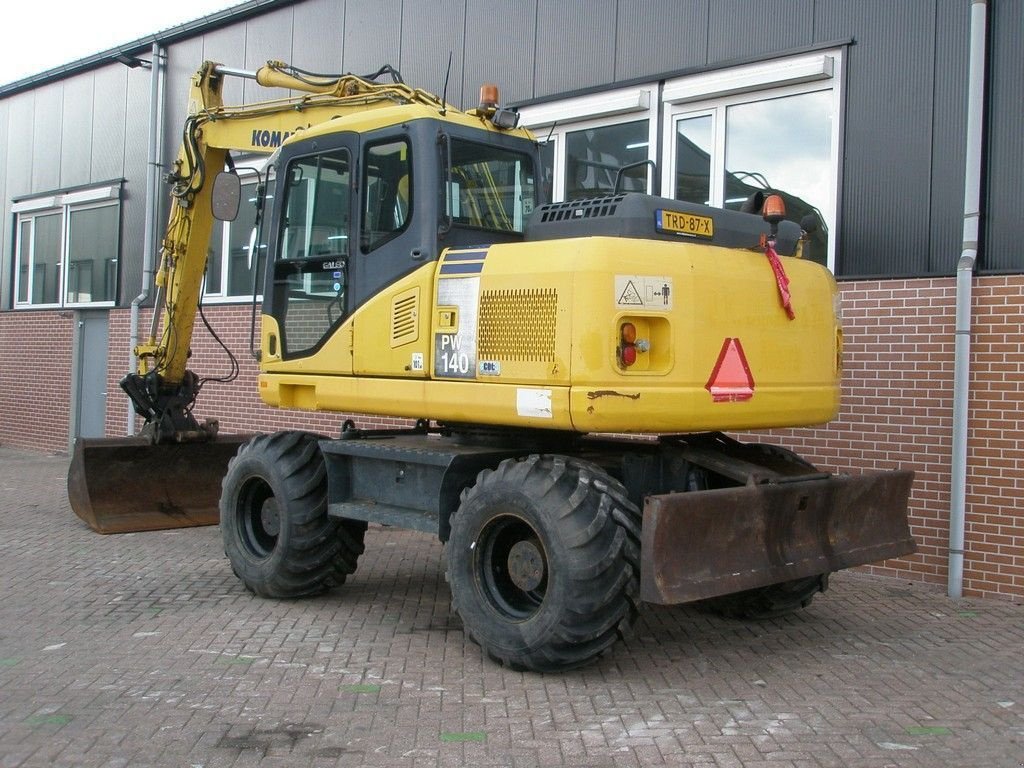 Mobilbagger του τύπου Komatsu PW140-7, Gebrauchtmaschine σε Barneveld (Φωτογραφία 2)