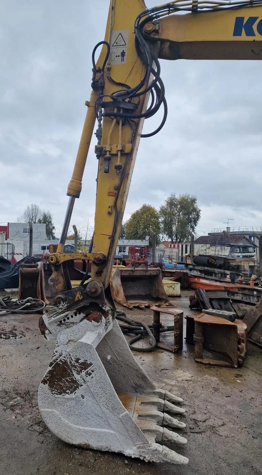 Mobilbagger del tipo Komatsu PW140-7, Gebrauchtmaschine en Wevelgem (Imagen 5)