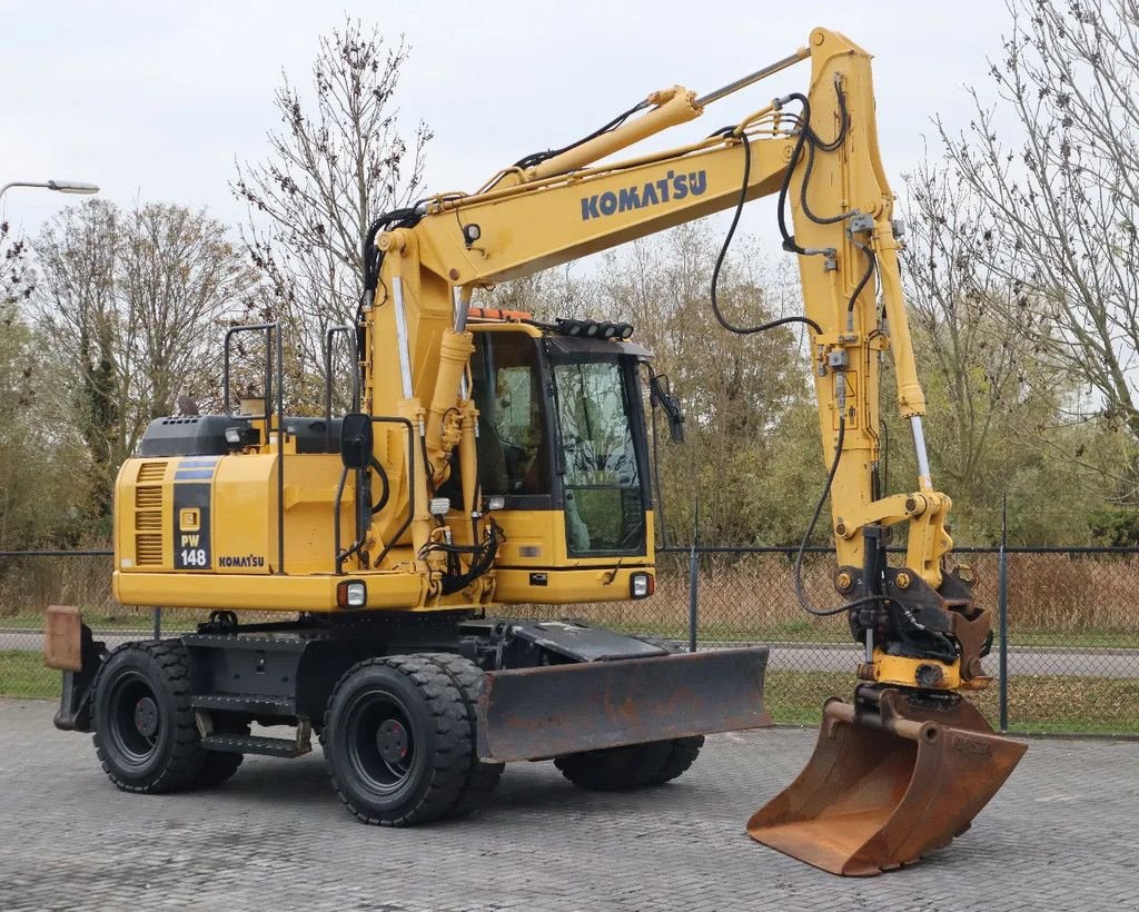 Mobilbagger van het type Komatsu PW148 -8 ROTOTILT BUCKET TRAILER HYDRAULICS, Gebrauchtmaschine in Marknesse (Foto 5)