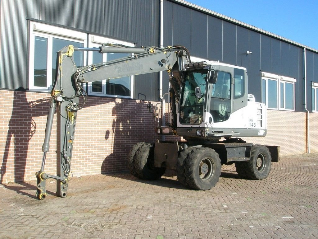 Mobilbagger del tipo Komatsu PW148-8, Gebrauchtmaschine In Barneveld (Immagine 1)