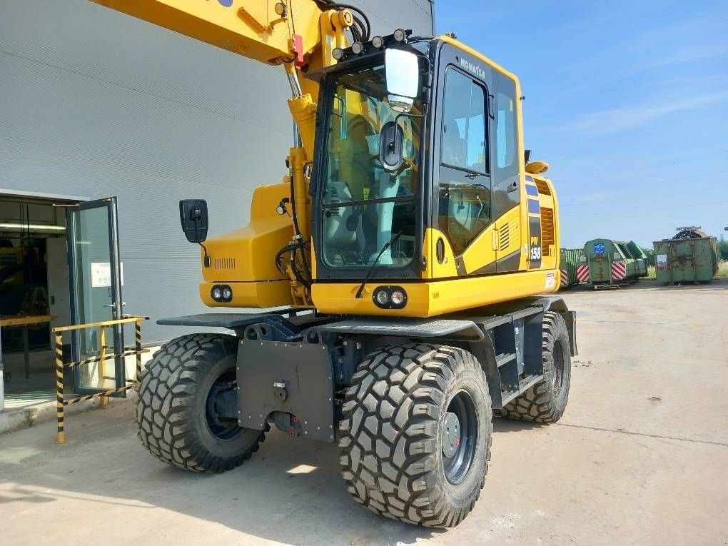 Mobilbagger du type Komatsu PW158-11E0, Gebrauchtmaschine en Overijse (Photo 8)