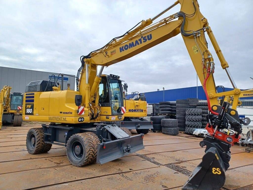 Mobilbagger du type Komatsu PW180-11E0, Gebrauchtmaschine en Overijse (Photo 1)