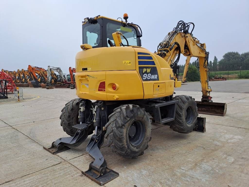 Mobilbagger du type Komatsu PW98-MR10 (5 Buckets + Forks), Gebrauchtmaschine en Stabroek (Photo 4)