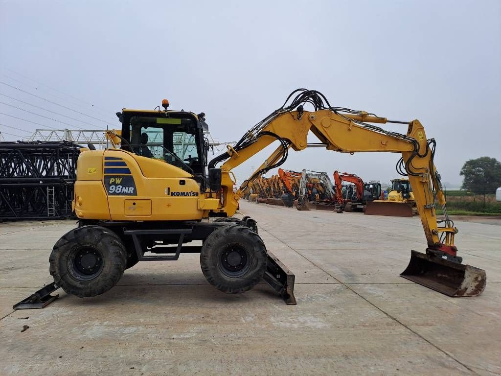 Mobilbagger du type Komatsu PW98-MR10 (5 Buckets + Forks), Gebrauchtmaschine en Stabroek (Photo 5)