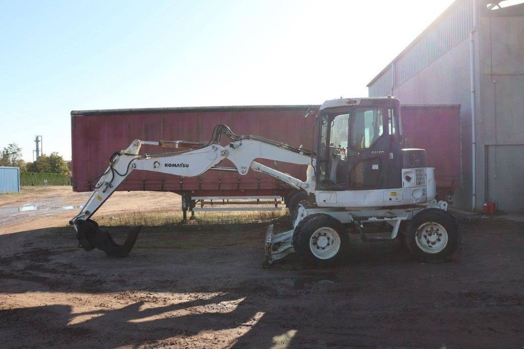 Mobilbagger del tipo Komatsu PW98MR-6, Gebrauchtmaschine en Antwerpen (Imagen 2)