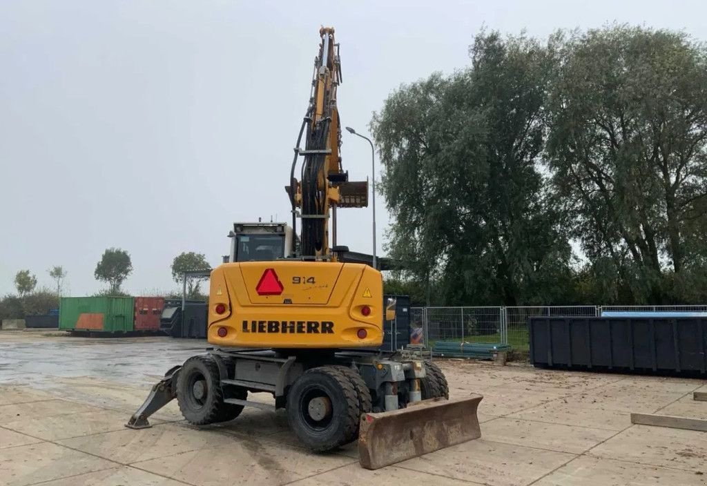 Mobilbagger des Typs Liebherr A 914 Compact Bandenkraan, Gebrauchtmaschine in Ruinerwold (Bild 3)