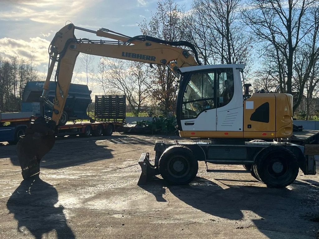 Mobilbagger du type Liebherr A 914 Compact Bandenkraan, Gebrauchtmaschine en Ruinerwold (Photo 2)