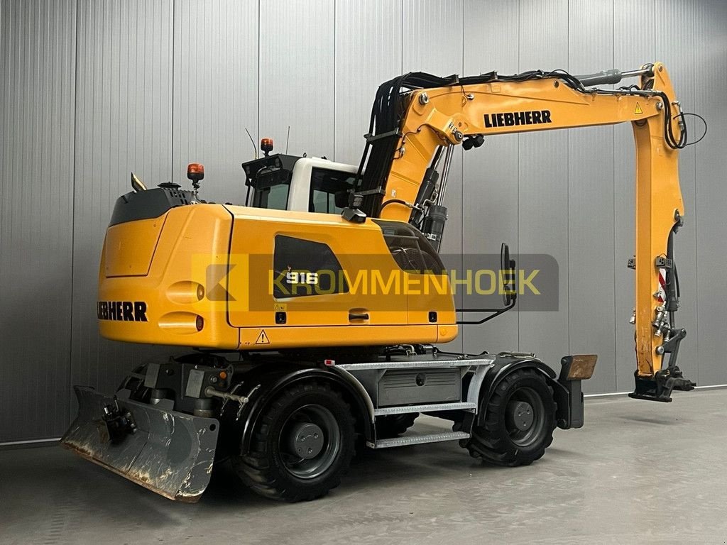 Mobilbagger des Typs Liebherr A 916 Litronic Semi Longreach 10 meter, Gebrauchtmaschine in Apeldoorn (Bild 4)