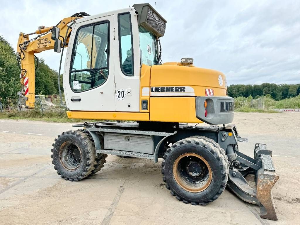 Mobilbagger tip Liebherr A309 Litronic - Triple Boom / Split Blade, Gebrauchtmaschine in Veldhoven (Poză 3)