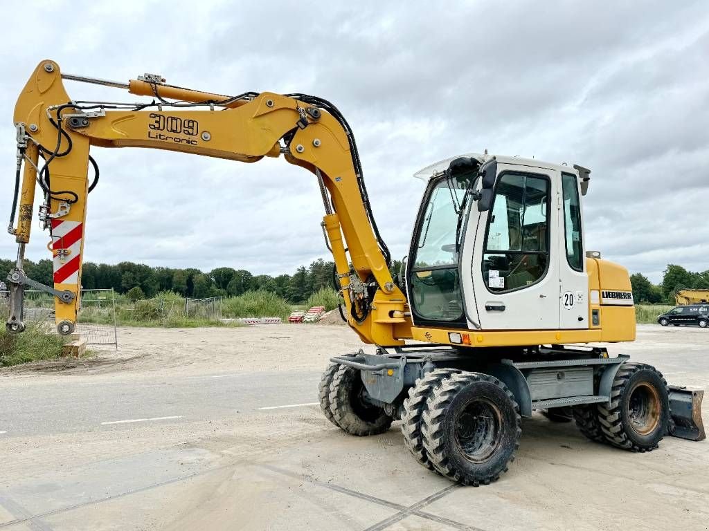 Mobilbagger des Typs Liebherr A309 Litronic - Triple Boom / Split Blade, Gebrauchtmaschine in Veldhoven (Bild 2)