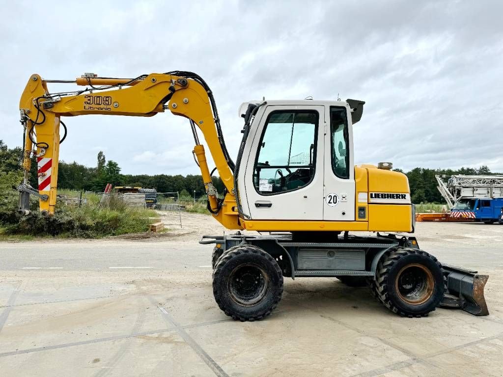 Mobilbagger типа Liebherr A309 Litronic - Triple Boom / Split Blade, Gebrauchtmaschine в Veldhoven (Фотография 1)