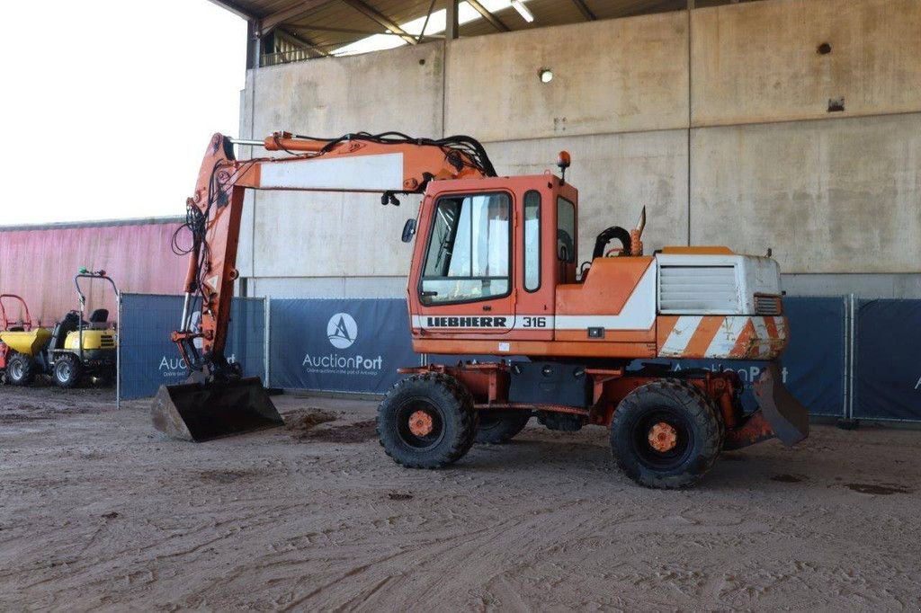 Mobilbagger van het type Liebherr A316, Gebrauchtmaschine in Antwerpen (Foto 3)