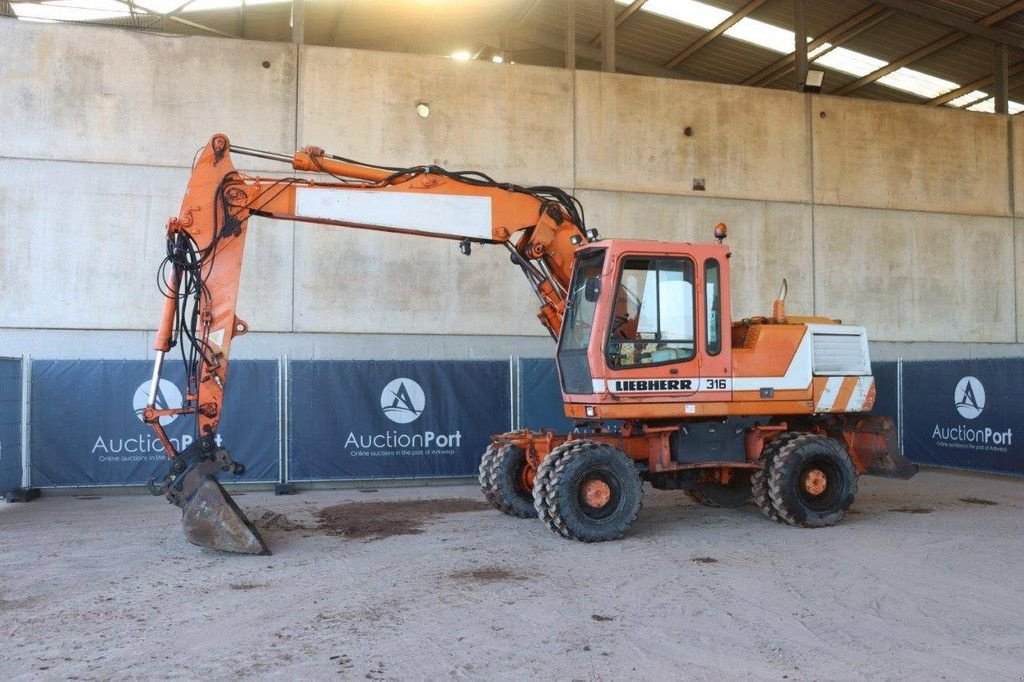 Mobilbagger des Typs Liebherr A316, Gebrauchtmaschine in Antwerpen (Bild 1)