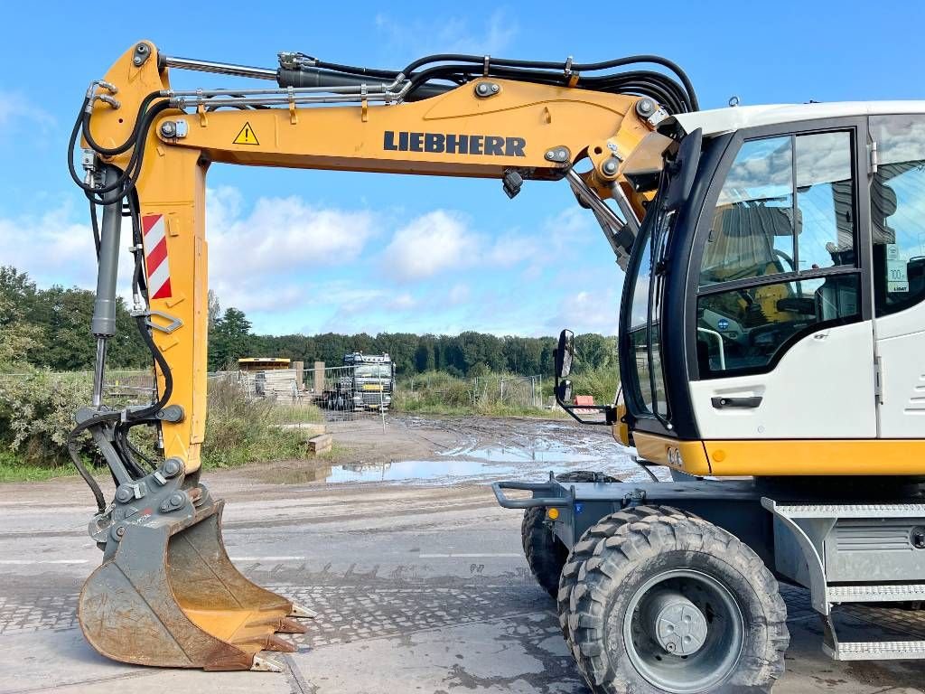 Mobilbagger of the type Liebherr A914 Compact Litronic - Likufix / Only 3012 HOURS!, Gebrauchtmaschine in Veldhoven (Picture 10)