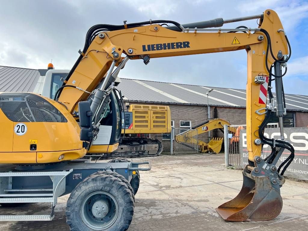 Mobilbagger of the type Liebherr A914 Litronic - Likufix / Only 2956 HOURS!, Gebrauchtmaschine in Veldhoven (Picture 11)