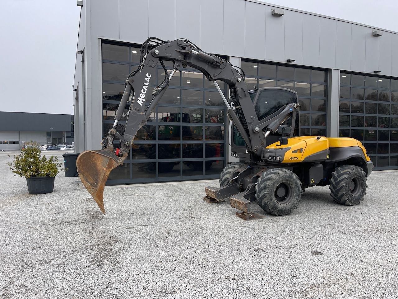 Mobilbagger of the type Mecalac 12 MTX met 7 aanbouwdelen, Gebrauchtmaschine in Holten (Picture 1)