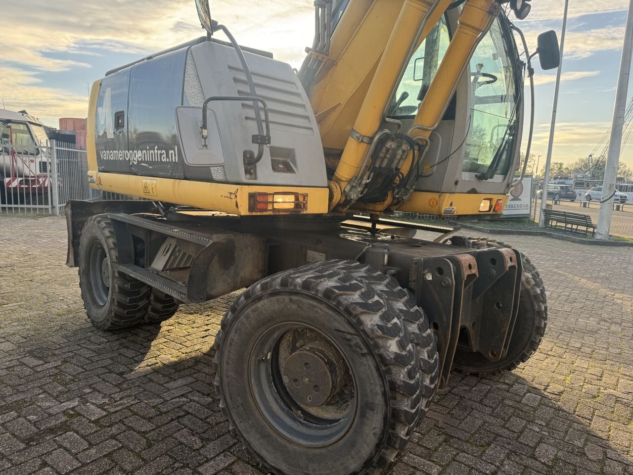 Mobilbagger a típus New Holland MH plus, Gebrauchtmaschine ekkor: Hardinxveld giessendam (Kép 3)