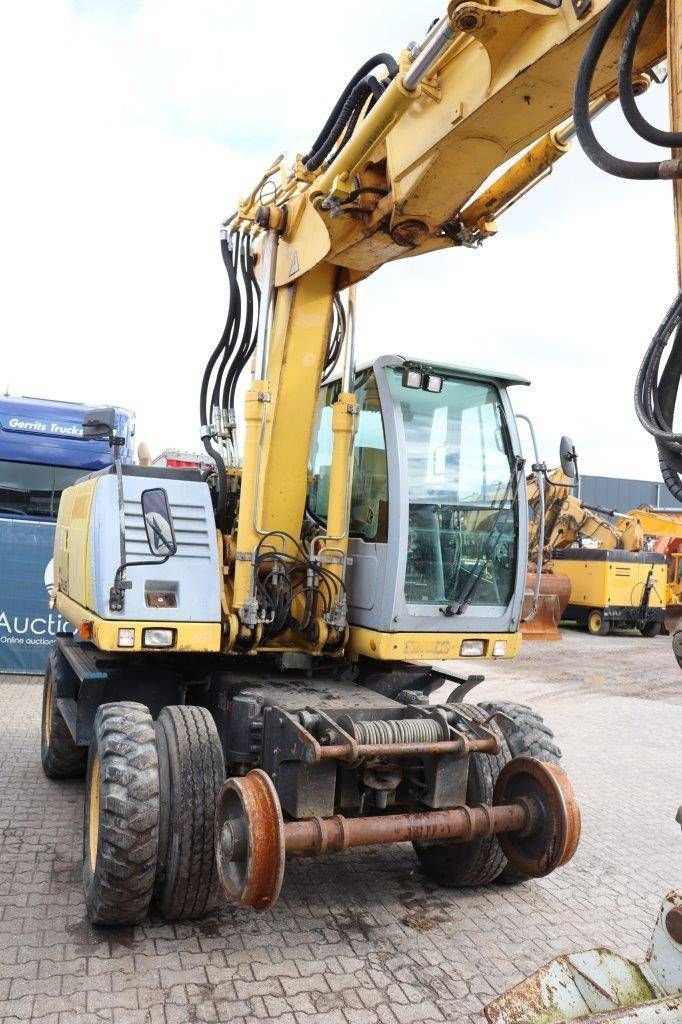 Mobilbagger du type New Holland MH Plus, Gebrauchtmaschine en Antwerpen (Photo 7)