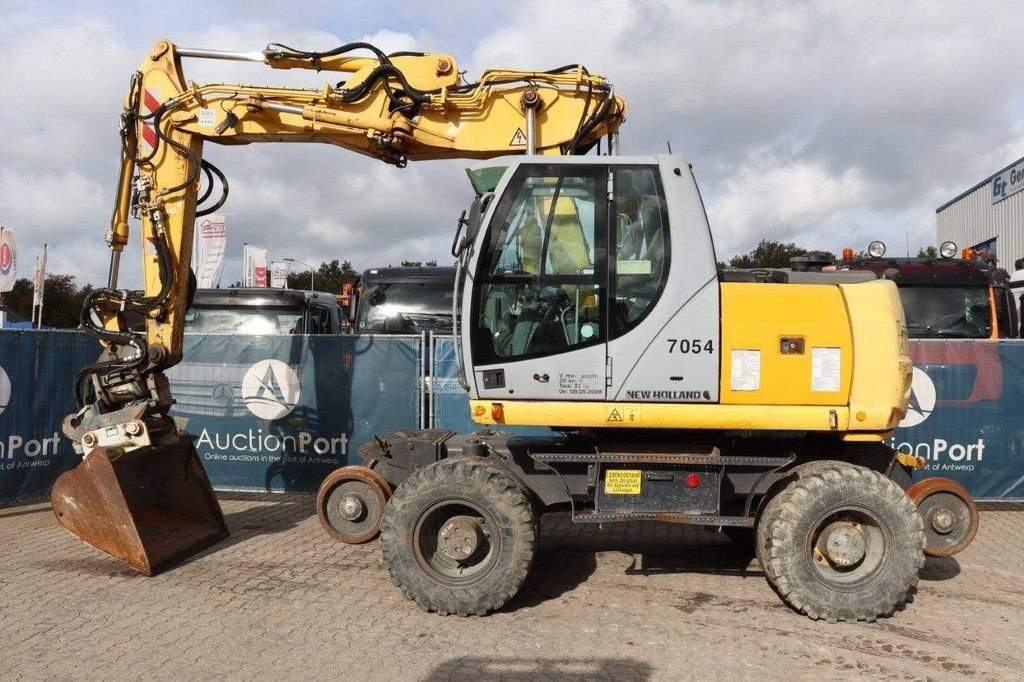 Mobilbagger of the type New Holland MH Plus, Gebrauchtmaschine in Antwerpen (Picture 2)