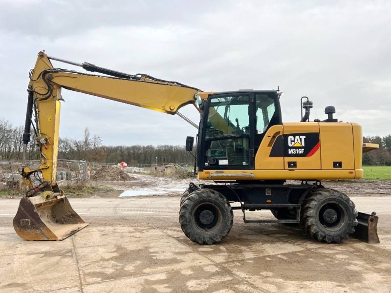 Mobilbagger of the type Sonstige Cat M316F TOP Condition / Triple Boom, Gebrauchtmaschine in Veldhoven