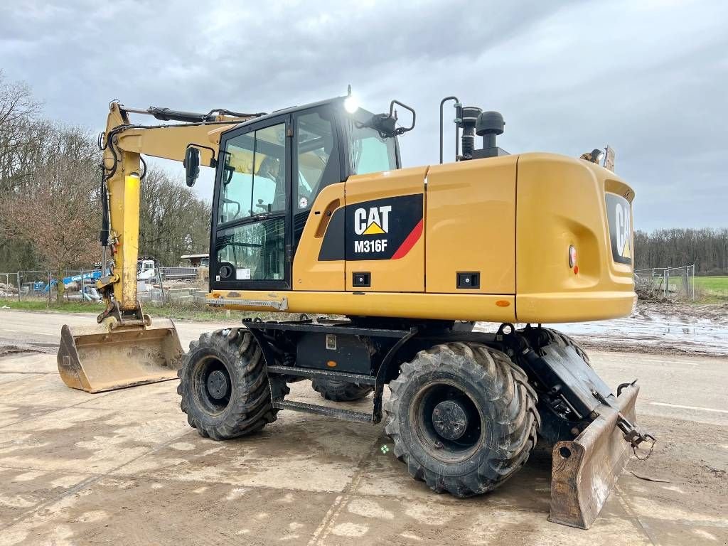 Mobilbagger du type Sonstige Cat M316F TOP Condition / Triple Boom, Gebrauchtmaschine en Veldhoven (Photo 3)