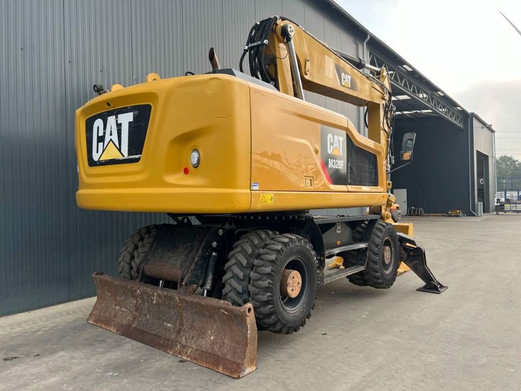 Mobilbagger des Typs Sonstige Cat M320F, Gebrauchtmaschine in Venlo (Bild 9)