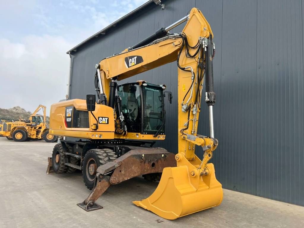 Mobilbagger des Typs Sonstige Cat M320F, Gebrauchtmaschine in Venlo (Bild 8)