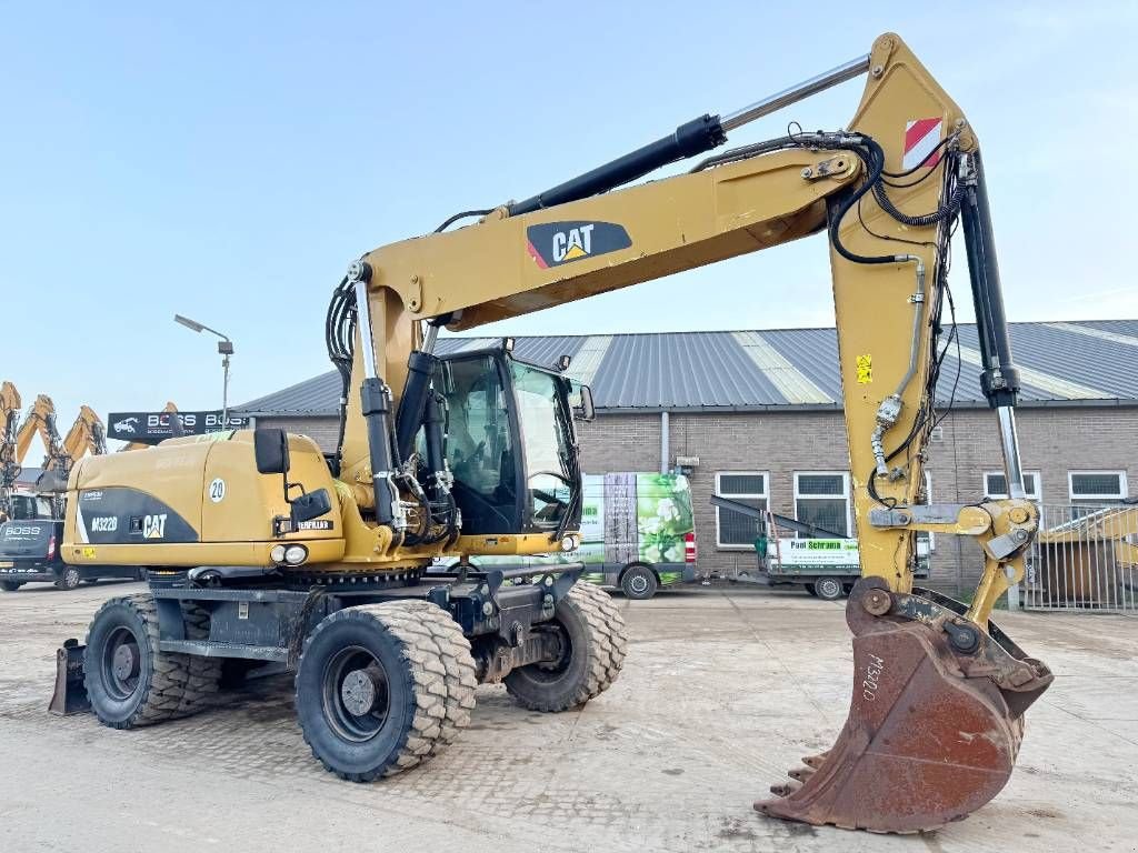 Mobilbagger Türe ait Sonstige Cat M322D - Zeppelin Germany / Camera / Triple Boom, Gebrauchtmaschine içinde Veldhoven (resim 7)