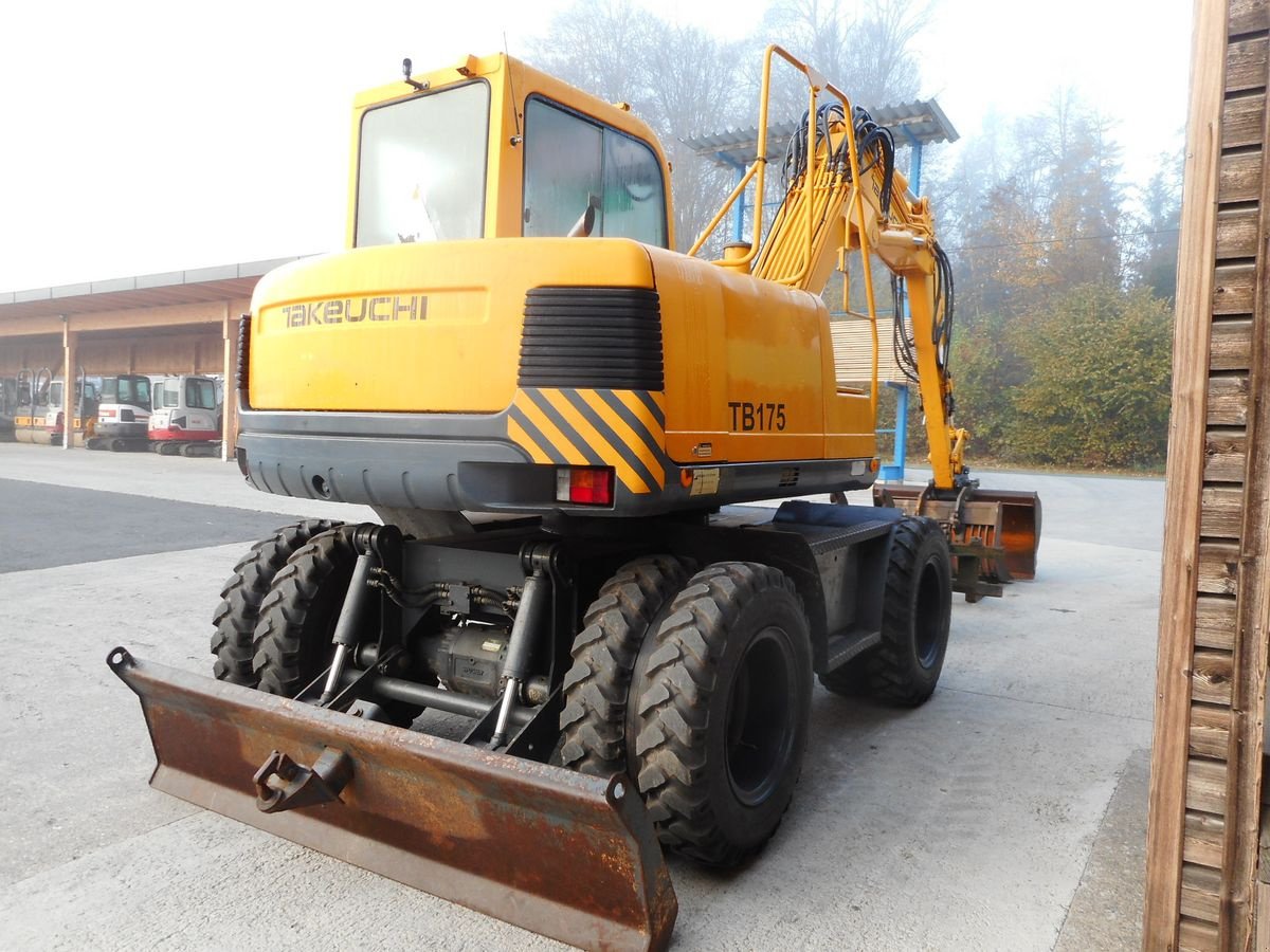 Mobilbagger du type Takeuchi TB 175W mit 3 Löffel + Palettengabel ( Reifen u., Gebrauchtmaschine en St. Nikolai ob Draßling (Photo 4)