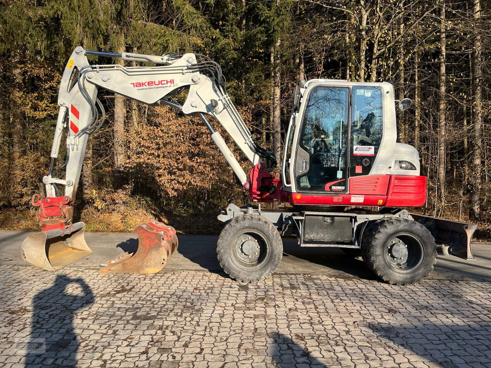 Mobilbagger du type Takeuchi TB 295 W, Gebrauchtmaschine en Deutsch - Goritz (Photo 1)