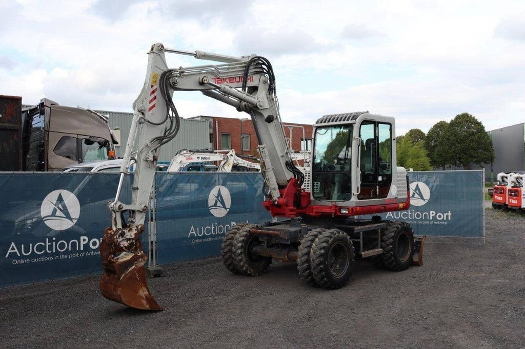 Mobilbagger du type Takeuchi TB175W, Gebrauchtmaschine en Antwerpen (Photo 9)