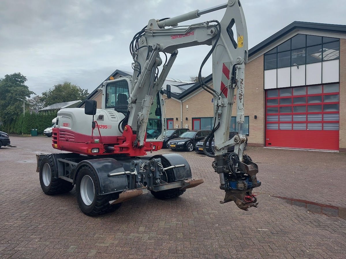 Mobilbagger типа Takeuchi TB295W, Gebrauchtmaschine в Westwoud (Фотография 4)