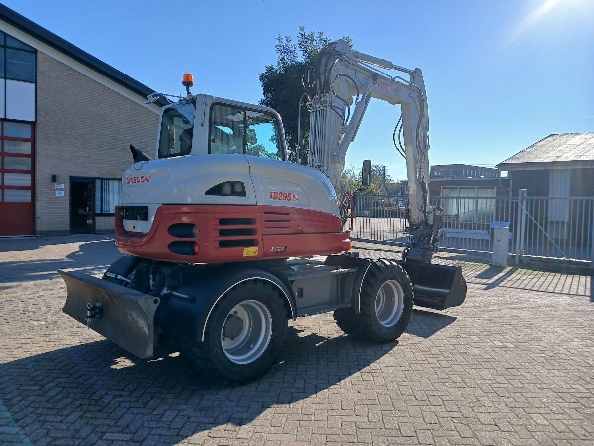 Mobilbagger van het type Takeuchi TB295W, Gebrauchtmaschine in Westwoud (Foto 3)