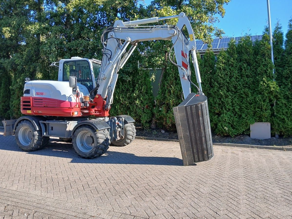 Mobilbagger del tipo Takeuchi TB295W, Gebrauchtmaschine In Westwoud (Immagine 4)