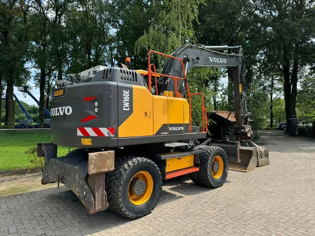 Mobilbagger van het type Volvo EW 160 E mobiele graafmachine *DUTCH Machine, Gebrauchtmaschine in Harskamp (Foto 7)