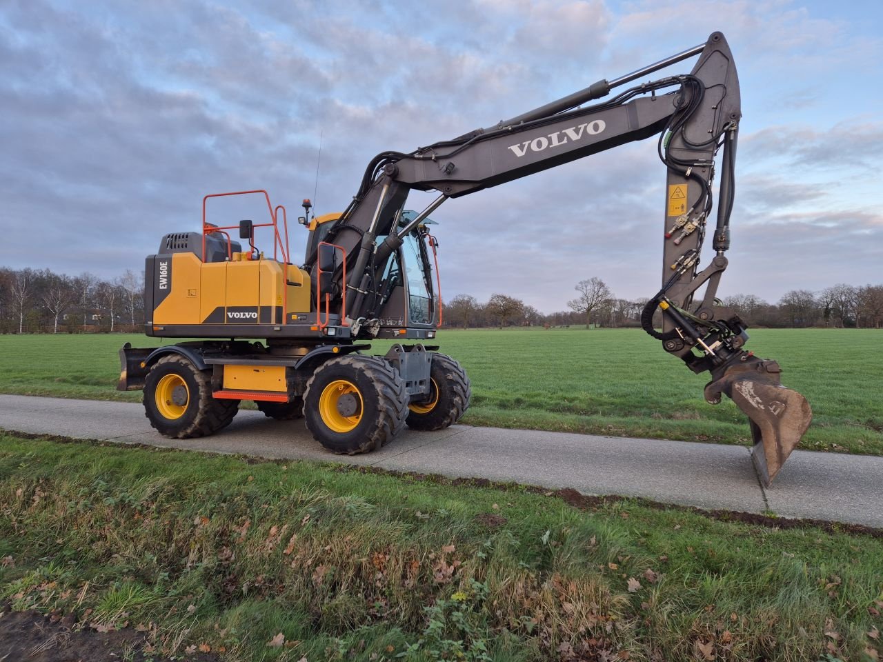 Mobilbagger типа Volvo EW 160 E, Gebrauchtmaschine в Fleringen (Фотография 3)