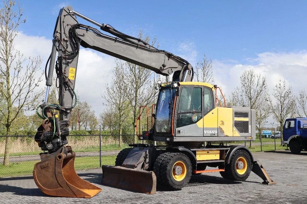 Mobilbagger des Typs Volvo EW 220 E TILTROTATOR BUCKET 2-PIECE BSS, Gebrauchtmaschine in Marknesse (Bild 2)