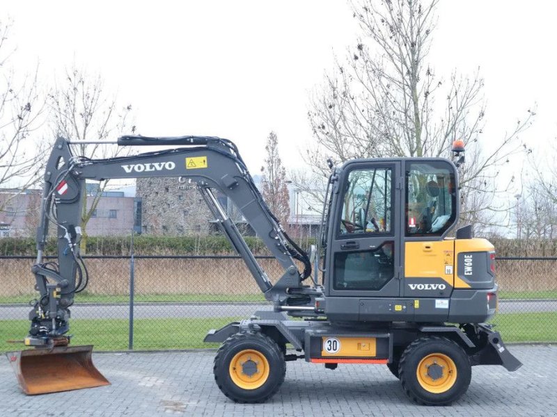 Mobilbagger des Typs Volvo EW 60 E DEMO 30 KM/H ROTOTILT + GRIPPER BUCKET, Gebrauchtmaschine in Marknesse (Bild 1)