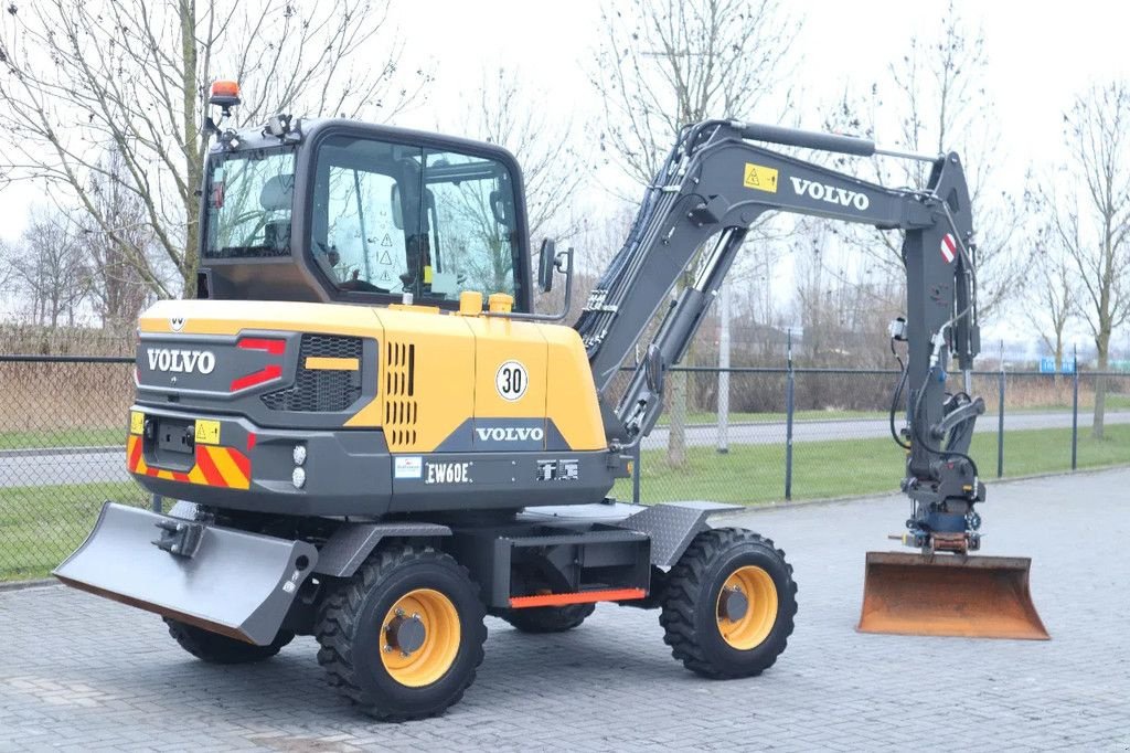 Mobilbagger tipa Volvo EW 60 E DEMO ROTOTILT + GRIPPER BUCKET, Gebrauchtmaschine u Marknesse (Slika 7)