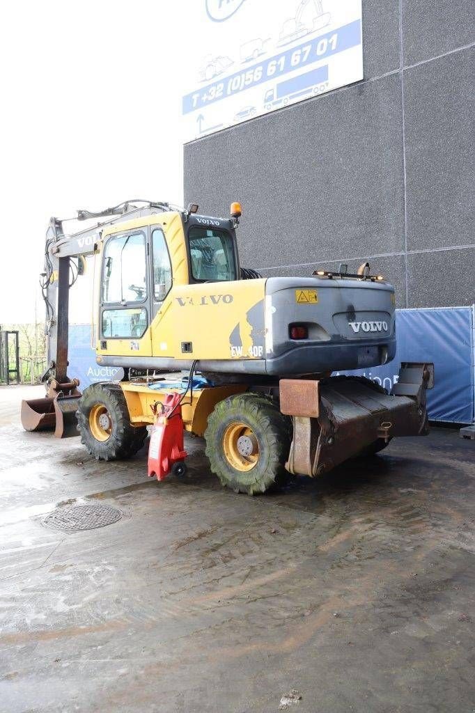 Mobilbagger van het type Volvo EW140B, Gebrauchtmaschine in Antwerpen (Foto 4)