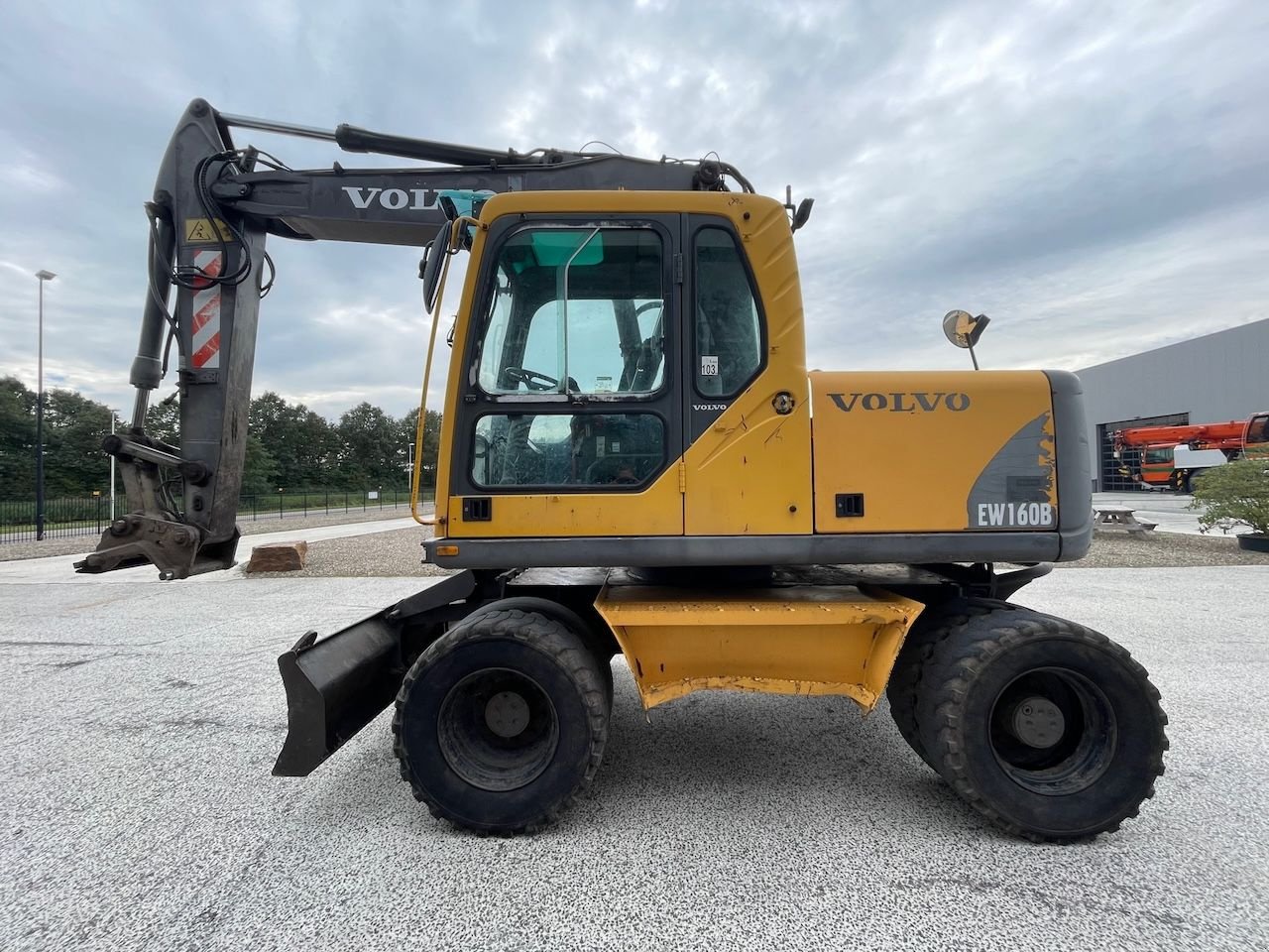 Mobilbagger van het type Volvo EW160B, Gebrauchtmaschine in Holten (Foto 1)