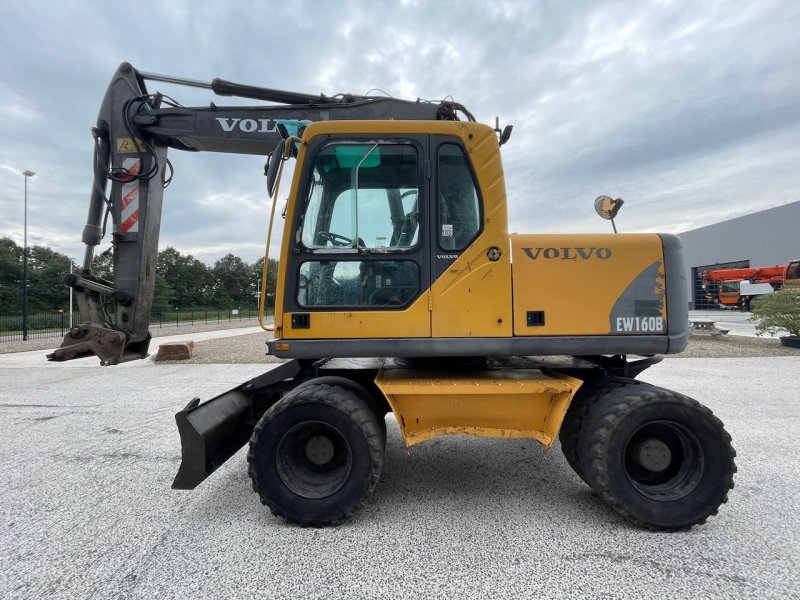 Mobilbagger du type Volvo EW160B, Gebrauchtmaschine en Holten